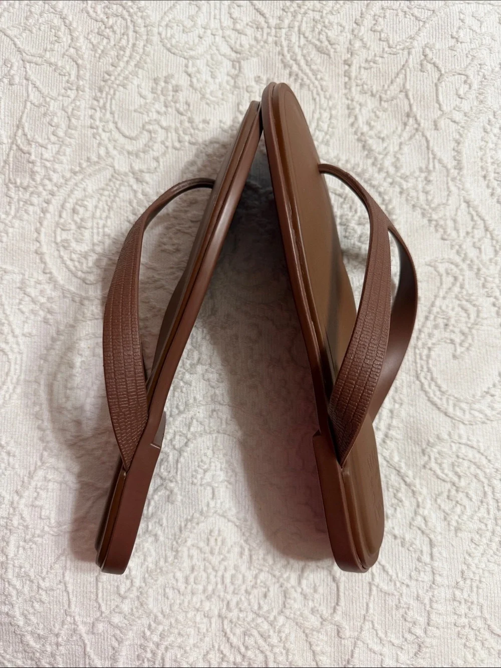 Naturalizer Size 7.5M Brown Textured Strap Flip Flop Sandals